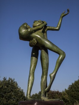 Large Dancing Frogs by David Meredith at The Sculpture Park