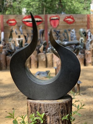 Aiming High by Nesbet Mukomberanwa at The Sculpture Park