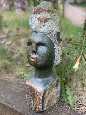 Shona Girl by Tendai Kapfudze at The Sculpture Park