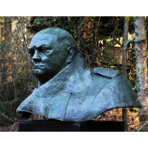 Winston Churchill by Ivor Roberts-Jones at The Sculpture Park