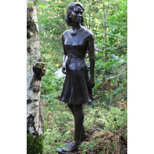Standing Woman by Judith Holmes Drewry at the sculpture park